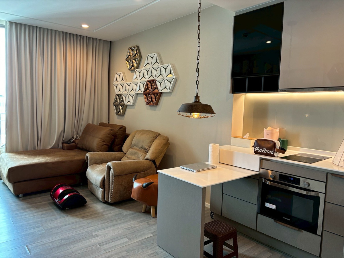 ขายคอนโด : 🩷ขายคอนโด 333 riverside  สภาพสวยมากตกเเต่งสวย 1 ห้องนอน 1 ห้องน้ำ 1 ห้องนั่งเล่น พร้อมครัว และระเบียง  โครงการติด MRT บางโพ, ท่าเรือบางโพ   เนื้อที่ 46 ตร.เมตร ชั้น 32 ตึก A วิวเมือง ระเบียงหันทิศตะวันออก ห้องสวย ตกแต่งครบชุด พร้อมอยู่ รวมเฟอร์นิเจอร 