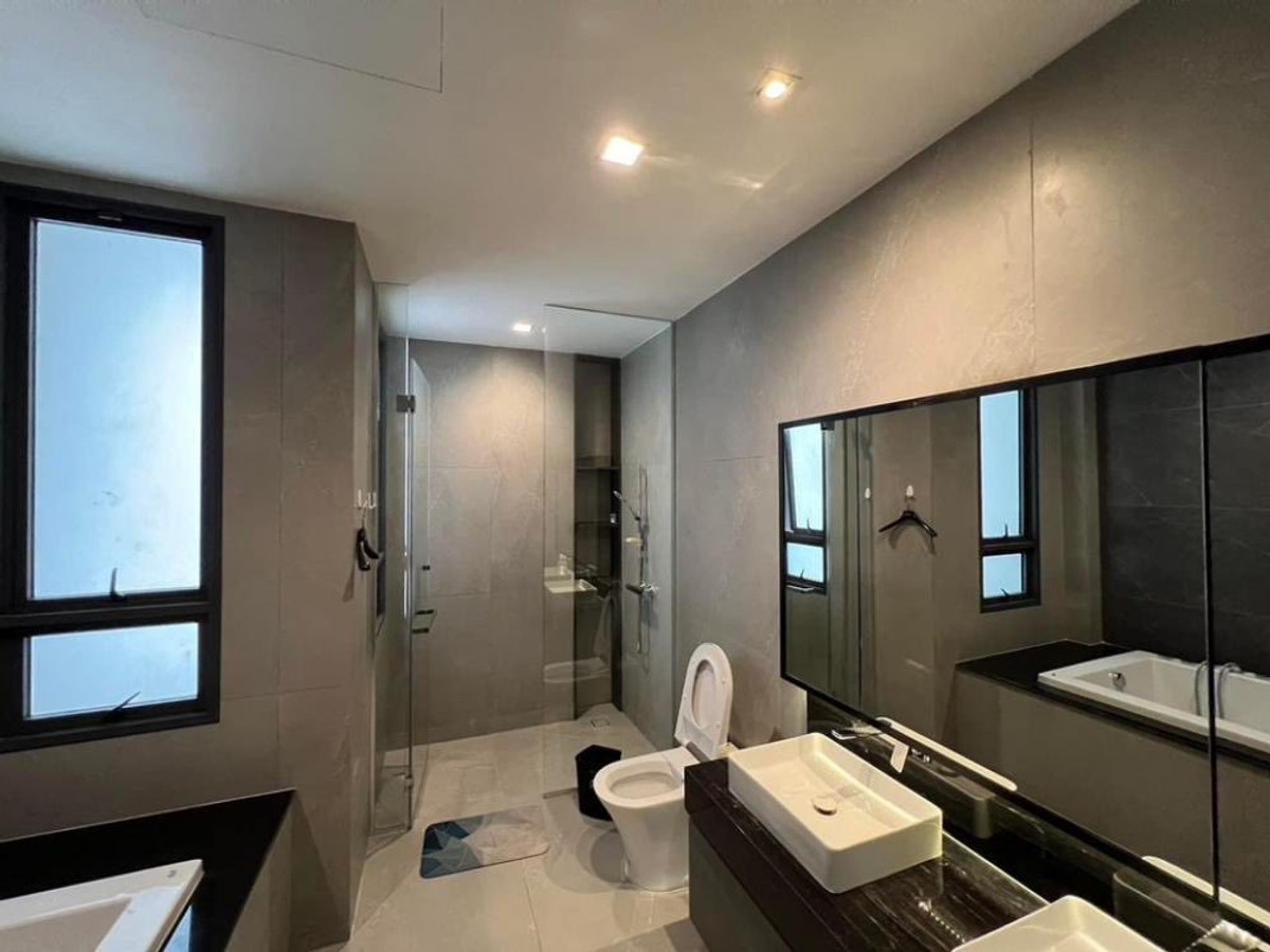 For RentHousePattanakan, Srinakarin : The Gentry Phatthanakan 2 House Design is simple, elegant, looks expensive. For rent at a good price Can raise pets 🐱🐶