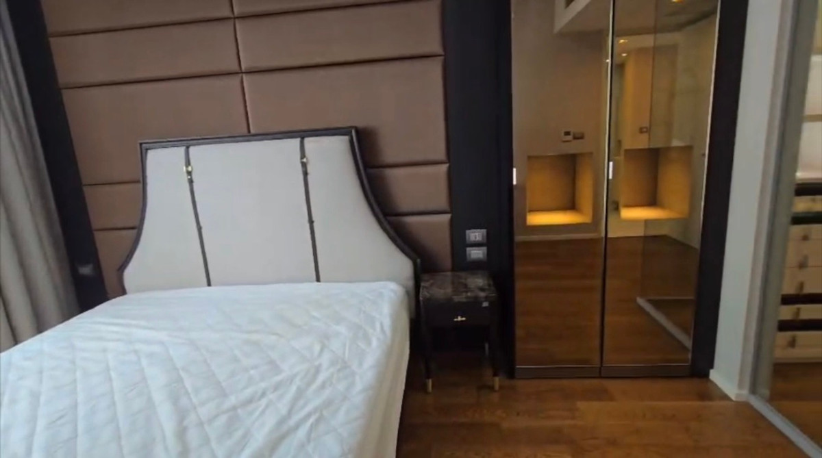 ให้เช่าคอนโดสาทร นราธิวาส : ปล่อยเช่าคอนโด เดอะ แบงค็อก สาทร ใกล้ BTS สุรศักดิ์ ห้องสวย Private Lift พร้อมเข้าอยู่