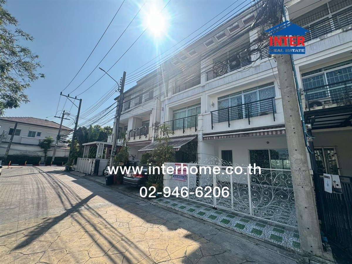 ขายทาวน์โฮม : ทาวน์เฮ้าส์ 3 ชั้น 20 ตร.ว. หมู่บ้านกลางเมือง เออร์บาเนี่ยน ซอยสุขุมวิท113 ถนนสุขุมวิท ซอยด่านสำโรง32 เมืองสมุทรปราการ สมุทรปราการ
