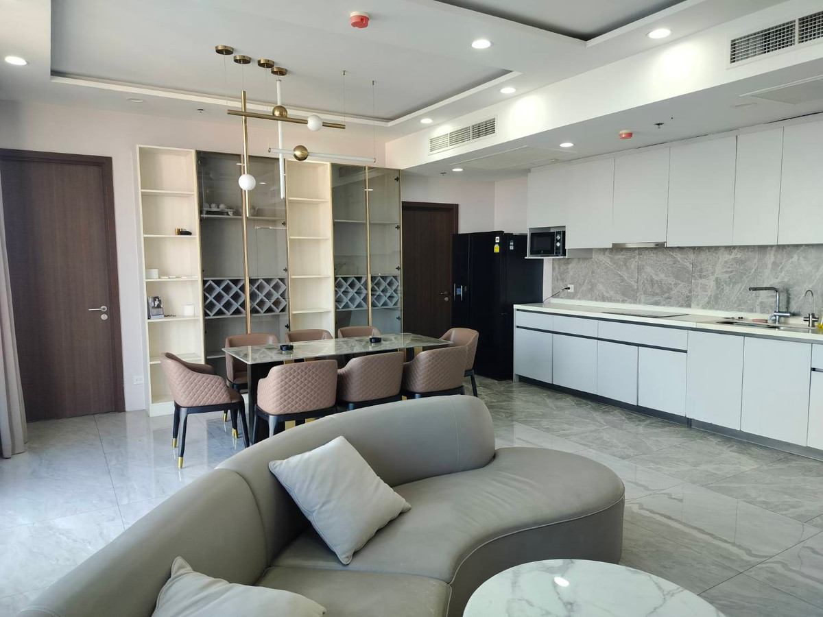 For RentCondoOnnut, Udomsuk : Penthouse 4 bedrooms, 4 bathrooms, 1 bathtub, extra large area 230 sq m.