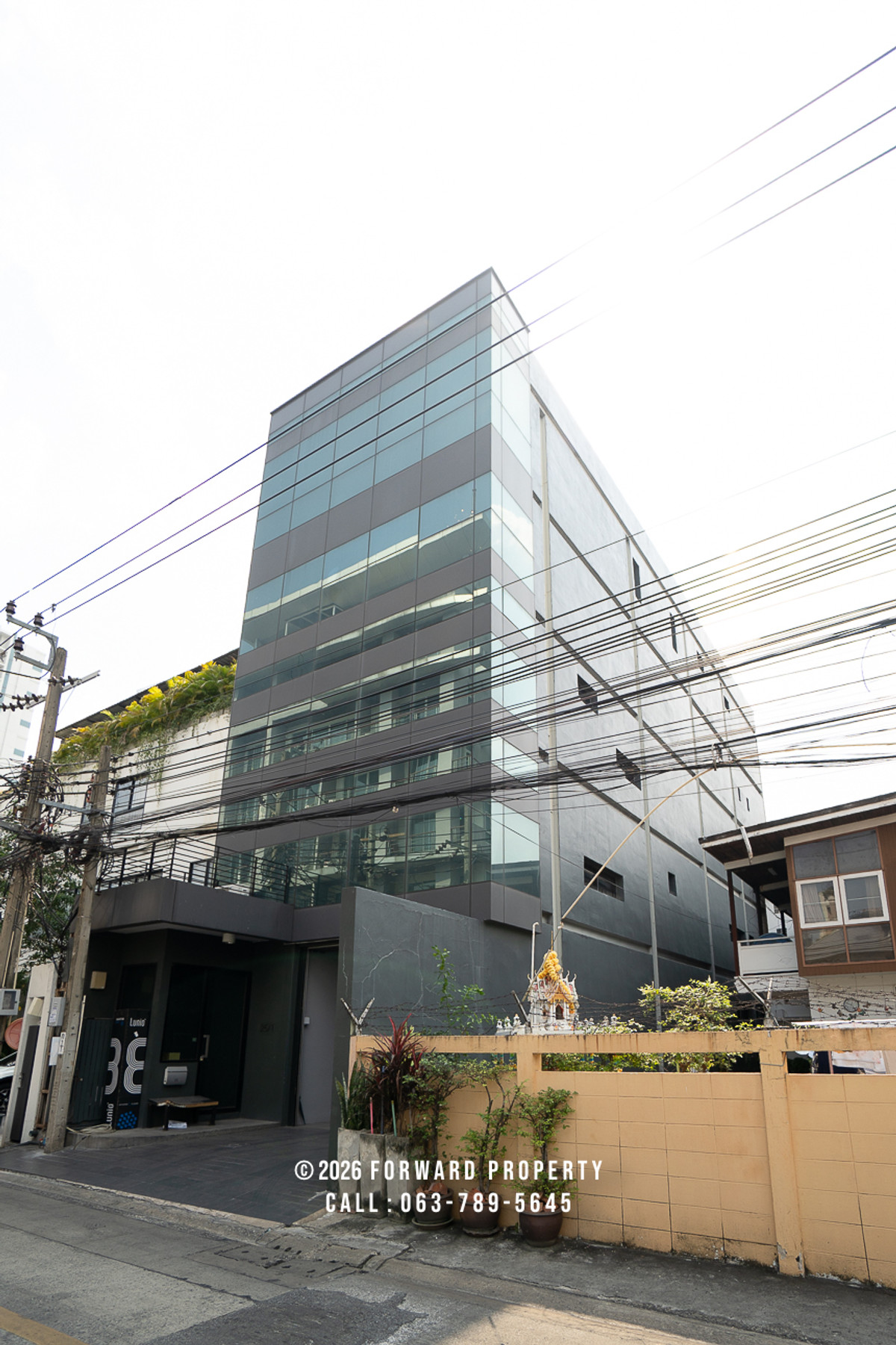 ให้เช่าโฮมออฟฟิศสุขุมวิท อโศก ทองหล่อ : ให้เช่าอาคาร 5 ชั้นทำเลทองหล่อ เหมาะสำหรับอยู่อาศัยหรือทำโฮมออฟฟิศ 