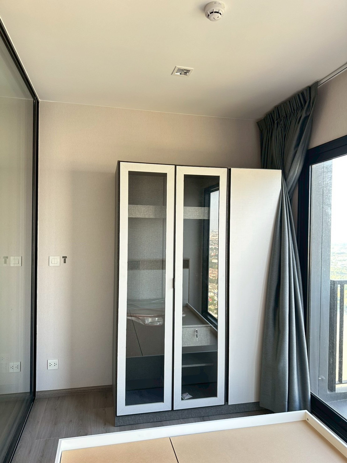 For RentCondoRattanathibet, Sanambinna : For rent, The Politant Rive, high floor, new room, fully furnished.