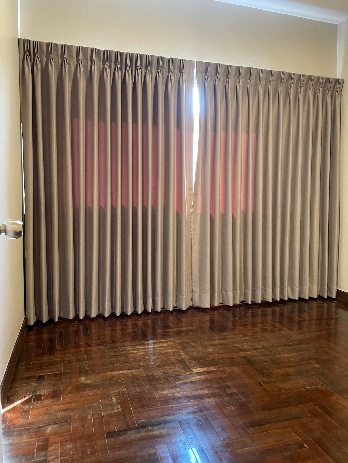 For RentShop HousePattanakan, Srinakarin : 3-storey commercial building for rent, next to Krungthep Kreetha Road, Soi 7, size 26 square meters, upper floor has 5 bedrooms, suitable for doing business. Beauty Clinic, Spa / Wellness, Full Service Beauty Salon Homey style cafe