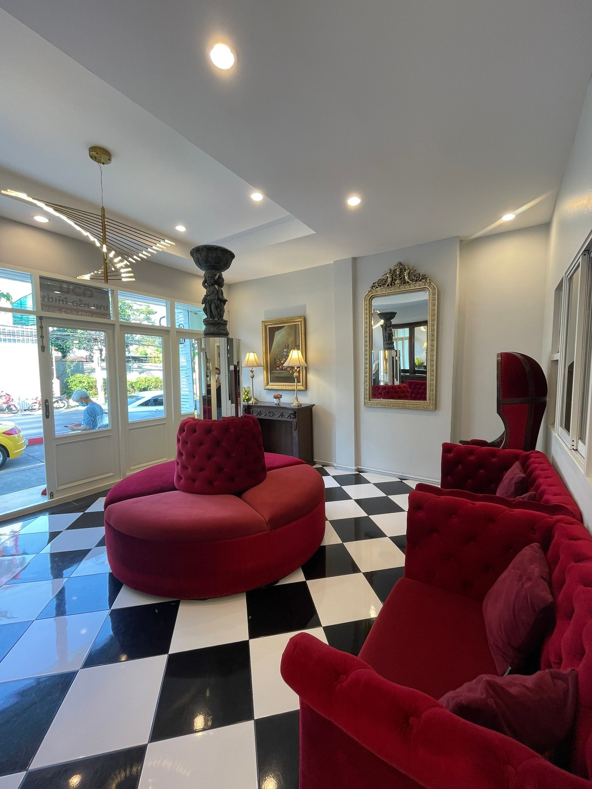 For RentShop HousePattanakan, Srinakarin : 3-storey commercial building for rent, next to Krungthep Kreetha Road, Soi 7, size 26 square meters, upper floor has 5 bedrooms, suitable for doing business. Beauty Clinic, Spa / Wellness, Full Service Beauty Salon Homey style cafe