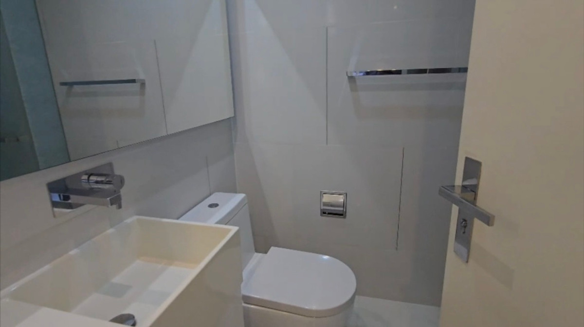 ให้เช่าคอนโดสาทร นราธิวาส : ปล่อยเช่าคอนโด เดอะ แบงค็อก สาทร ใกล้ BTS สุรศักดิ์ ห้องสวย Private Lift พร้อมเข้าอยู่