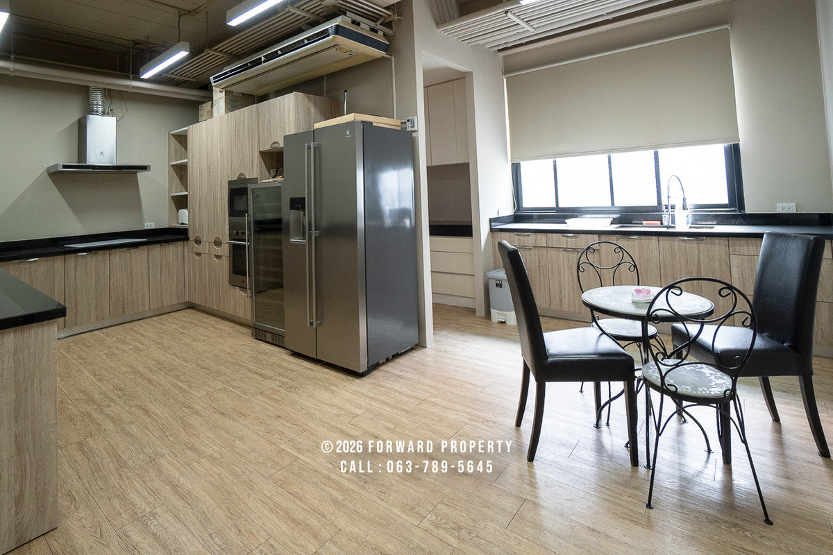 ให้เช่าโฮมออฟฟิศสุขุมวิท อโศก ทองหล่อ : ให้เช่าอาคาร 5 ชั้นทำเลทองหล่อ เหมาะสำหรับอยู่อาศัยหรือทำโฮมออฟฟิศ 