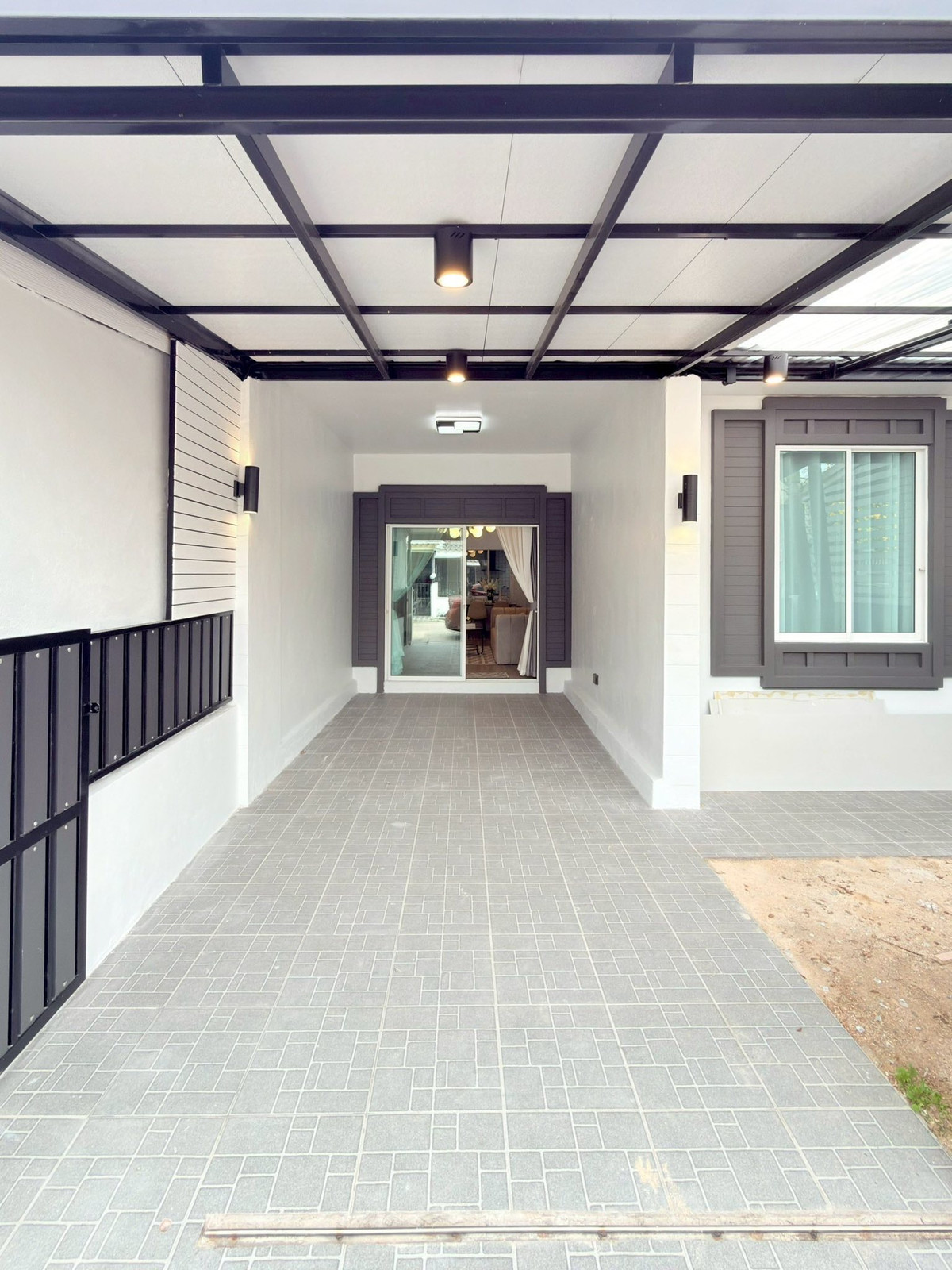 For SaleTownhomePattaya, Bangsaen, Chonburi : Siam Country Club - Soi Phonprapanimit 15 / 2 Bedrooms (FOR SALE) BEWN077