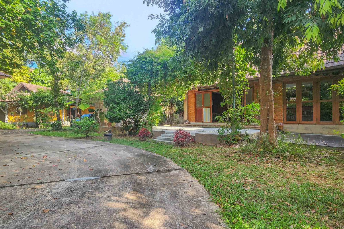 ขายบ้านเชียงใหม่ : บ้านรีสอร์ตหลายหลัง บนที่ดินขนาดใหญ่ ร่มรื่น ใกล้สนามบิน หนองควาย, เชียงใหม่