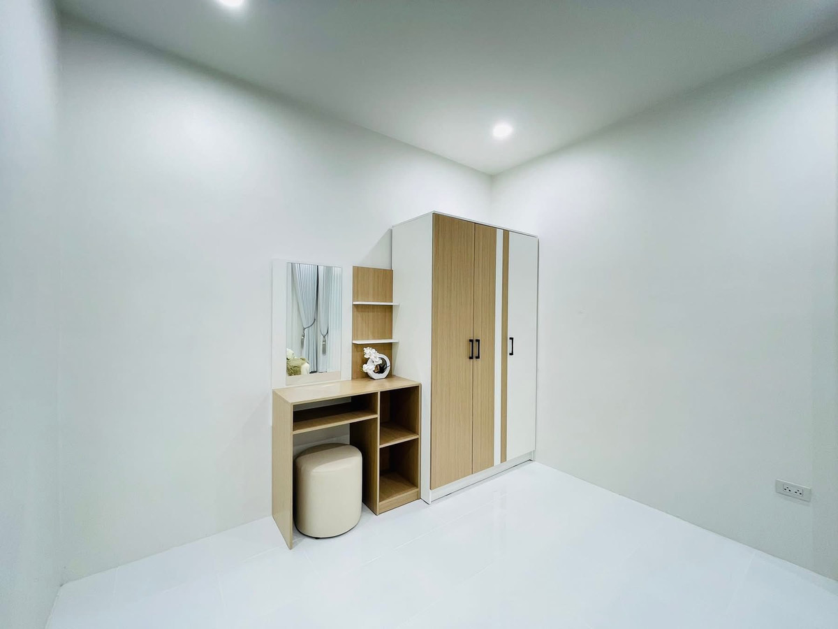 For SaleHousePattaya, Bangsaen, Chonburi : Ratanakorn Village 24 / 2 Bedrooms (FOR SALE) BEWN058