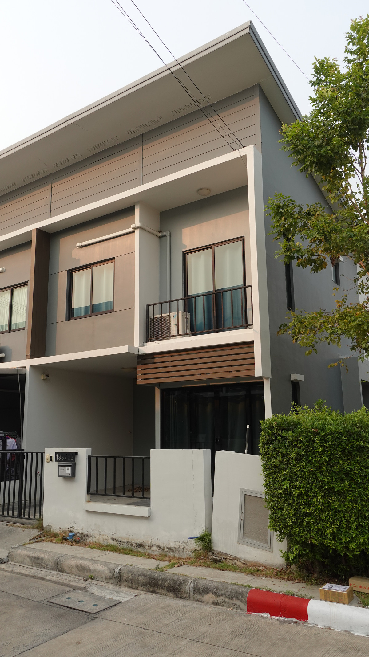 ขายทาวน์โฮมสมุทรปราการ สำโรง : SALE !!! ขายพร้อมผู้เช่า เหมาะลงทุน Home เดอะ คัลเลอร์ส บางนา-วงแหวนฯ 2  near Mega Bangna 5 min Please call : 095-3905490