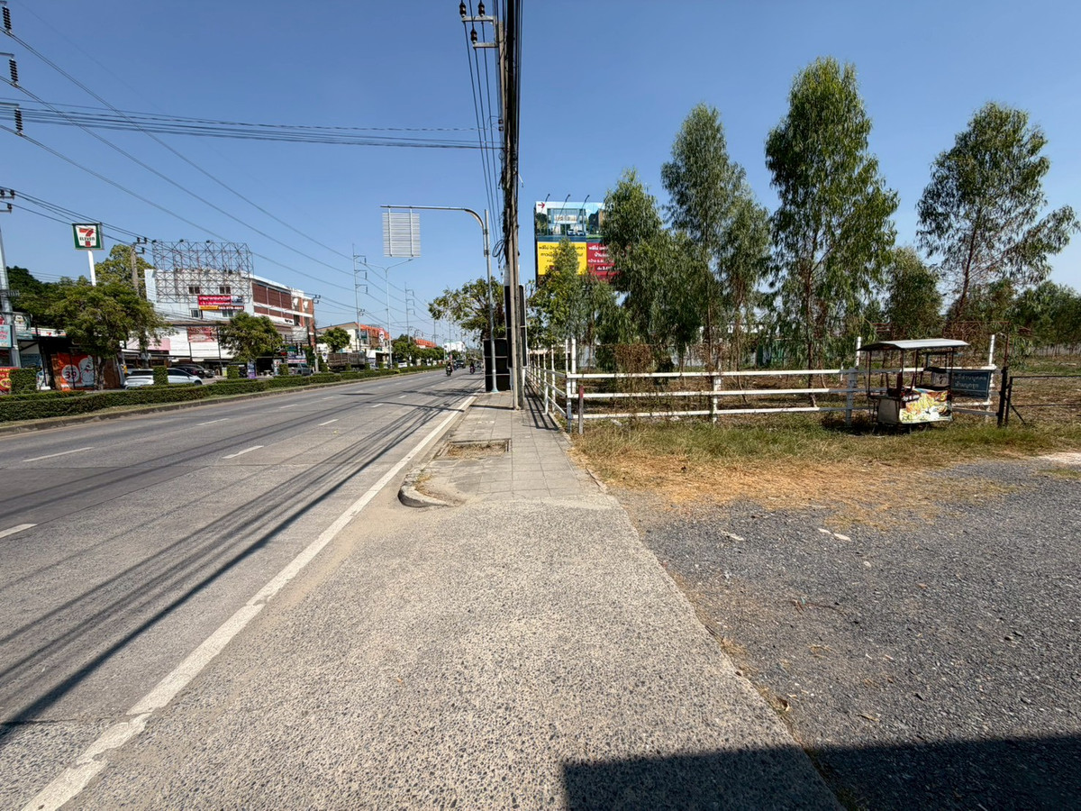 ให้เช่าที่ดินนวมินทร์ รามอินทรา : ให้เช่าที่ดินเปล่าถมแล้ว แบ่งเช่าได้ ติดถนนคู้บอน ย่านหมู่บ้านและห้างสรรพสินค้า