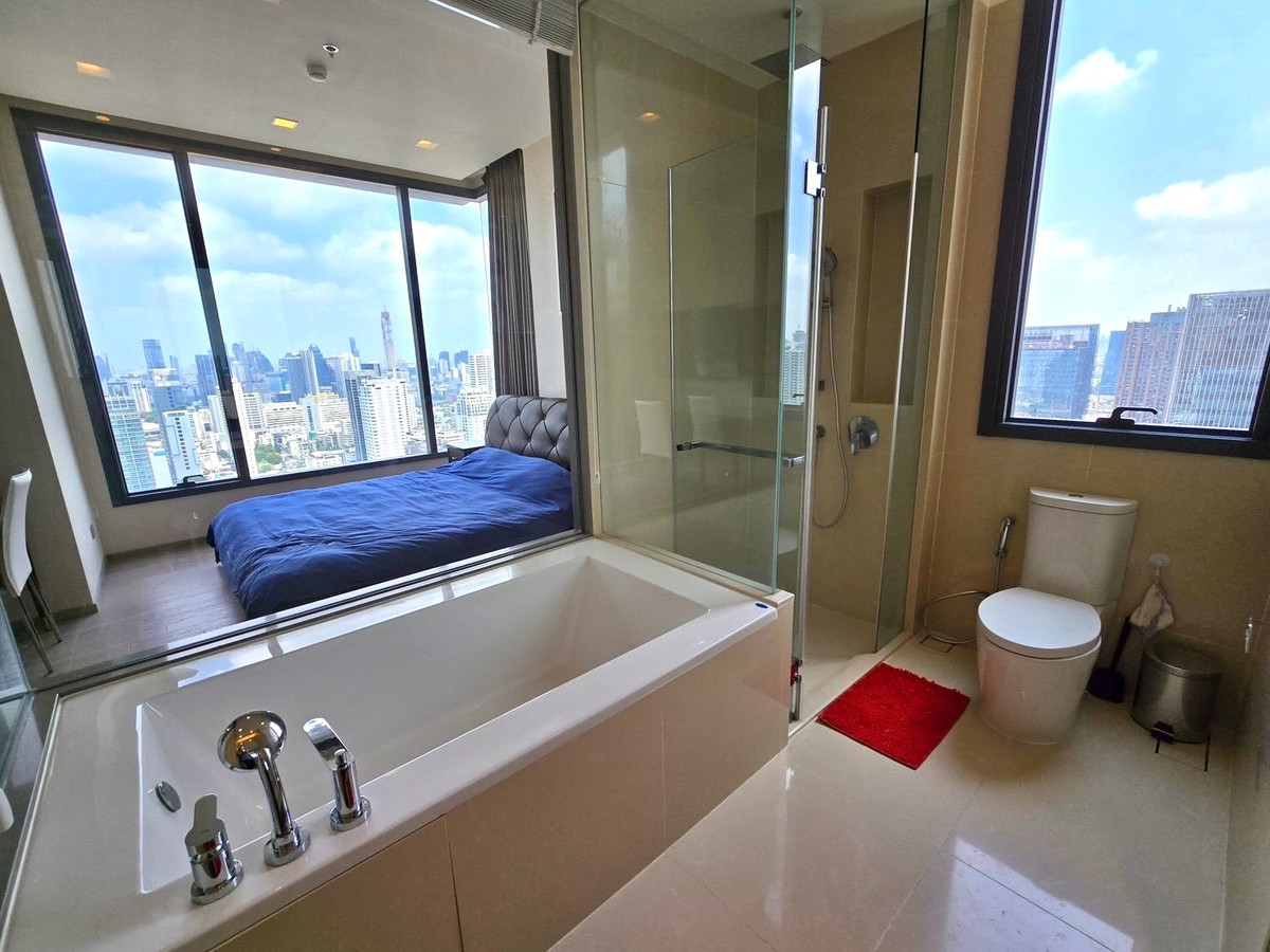 For RentCondoSukhumvit, Asoke, Thonglor : Condo for rent, The Esse Asoke, fully furnished. Ready to move in, beautiful view, no buildings blocking it.