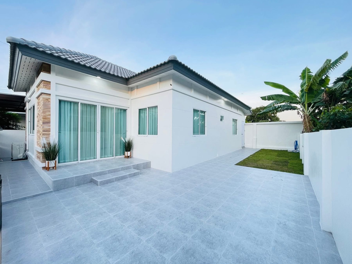 For SaleHousePattaya, Bangsaen, Chonburi : Ratanakorn Village 24 / 2 Bedrooms (FOR SALE) BEWN058