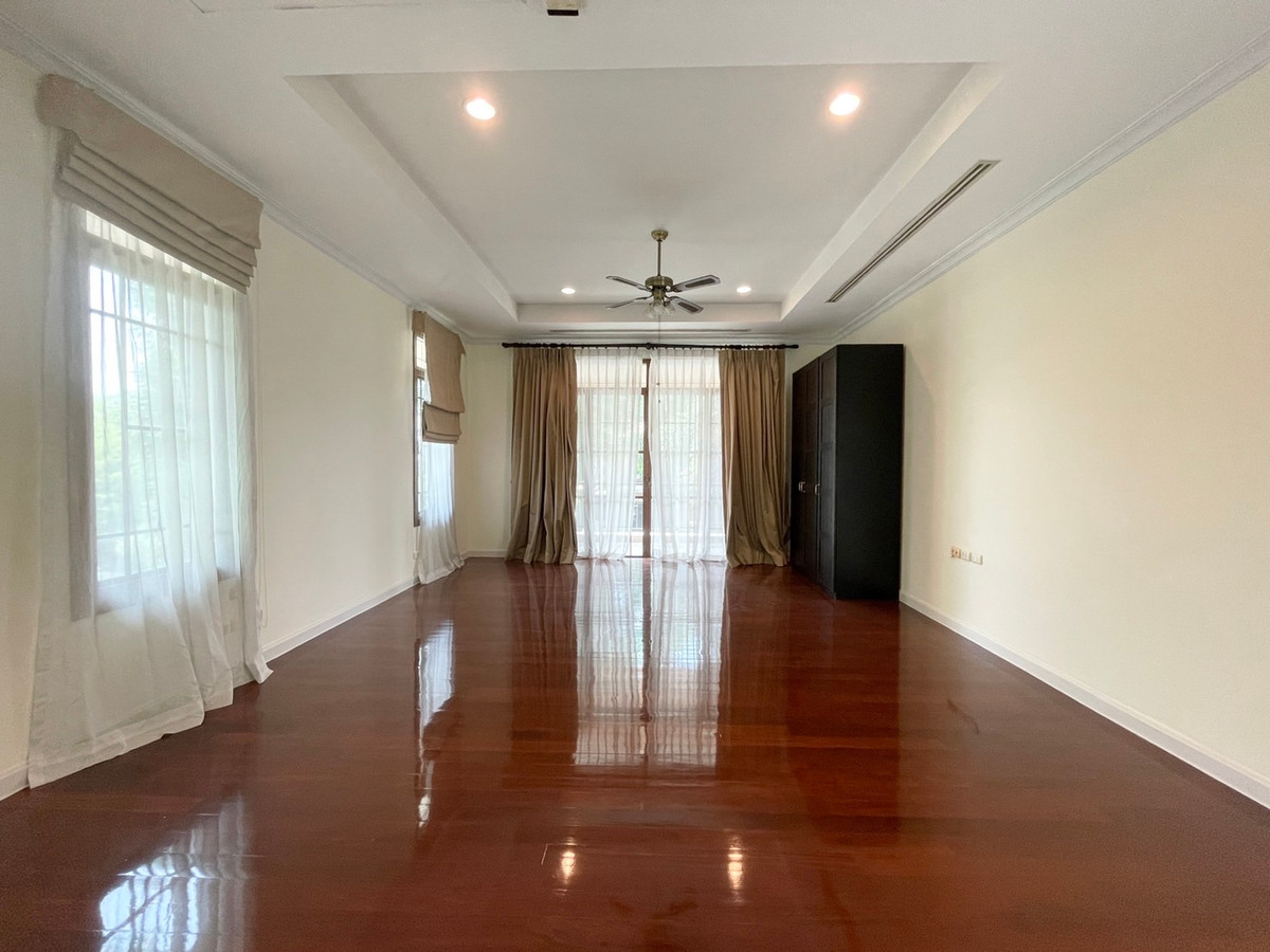For RentHousePattanakan, Srinakarin : Single house for rent, Phatthanakan-Srinakarin, near Airport link Hua Mak, 5 bedrooms.