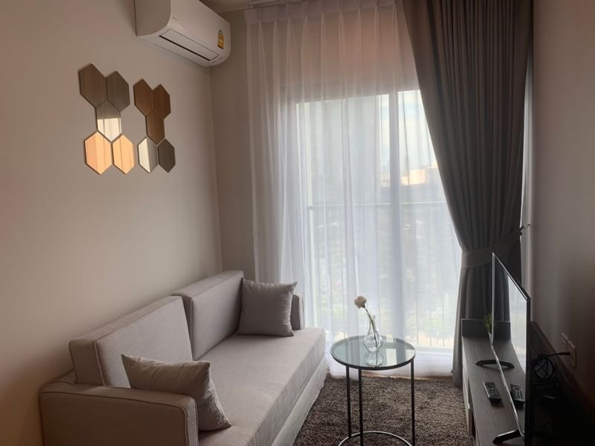 For RentCondoRatchadapisek, Huaikwang, Suttisan : Best Price 🔥 For rent: Noble Revolve Ratchada 2, very beautiful room, very luxurious, good high floor, city view.