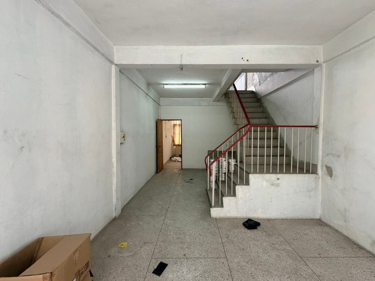 ขายอาคารพาณิชย์วงเวียนใหญ่ เจริญนคร : ขาย อาคารพาณิชย์ 4 ชั้น 13.3 ตารางวา ซ.สมเด็จเจ้าพระยา6 พื้นที่กรุงเทพฯชั้นใน