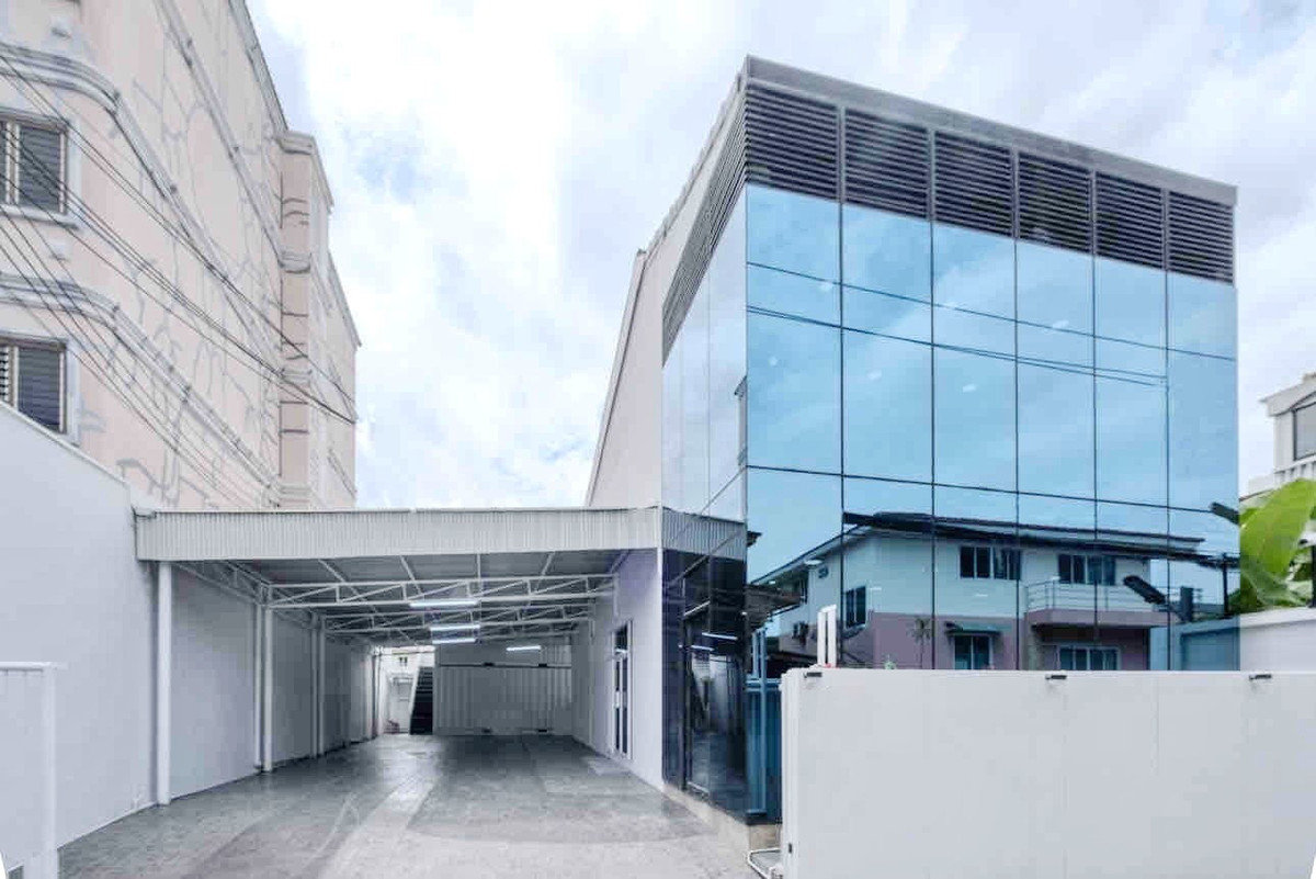 For RentHome OfficeBangna, Bearing, Lasalle : H0476♛♚Office building for rent𝓼3 bedrooms for sale⚝Sukhumvit-Bangna♜BTS Bangna∞099-5919653,065-9423251▚Line@sureresidence