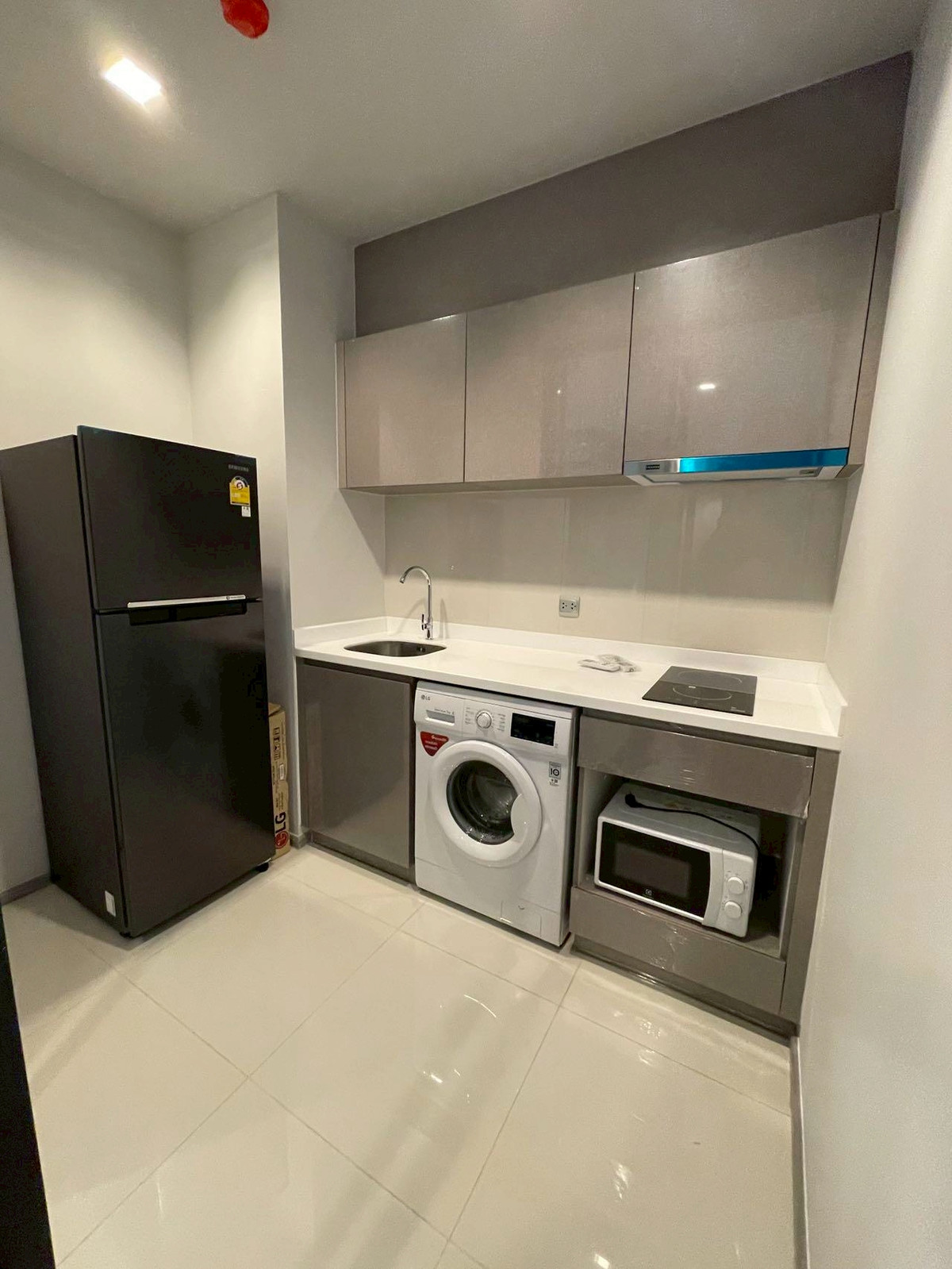 For RentCondoRama9, Petchburi, RCA : 🩵🐳 Life Asoke Rama9 🐳🩵 1 Bed 1 Bath, Rental 22,000 Baht