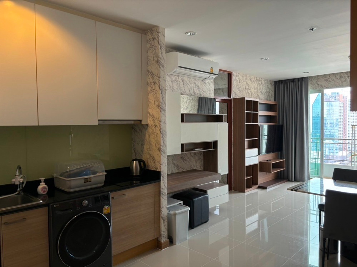 For SaleCondoRama9, Petchburi, RCA : Circle Condominium / 2 Bedrooms (FOR SALE), Circle Condominium / 2 Bedrooms (For Sale) TARN269