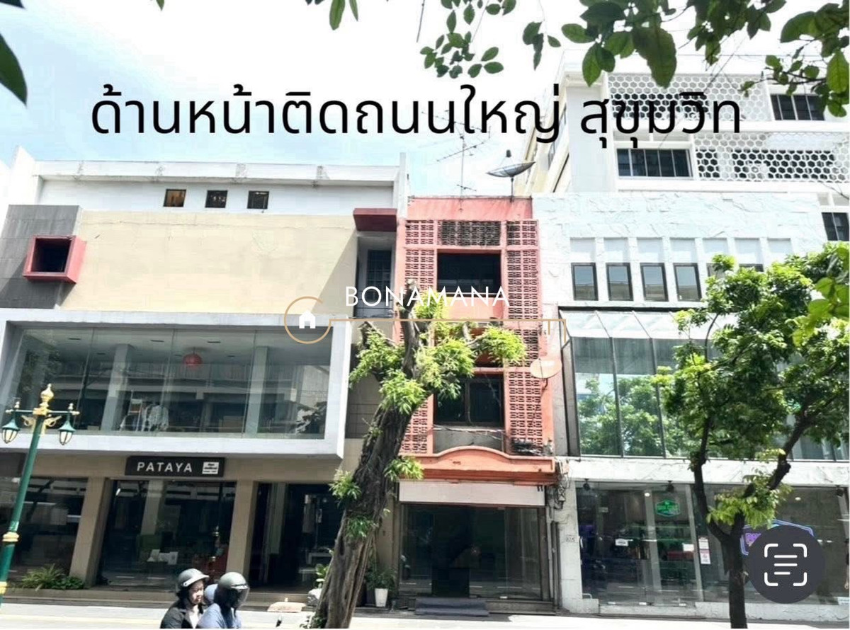 For RentShop HouseSukhumvit, Asoke, Thonglor : Commercial building for rent, great location, next to Sukhumvit main road. Phrom Phong area (BTS Phrom Phong 500m)