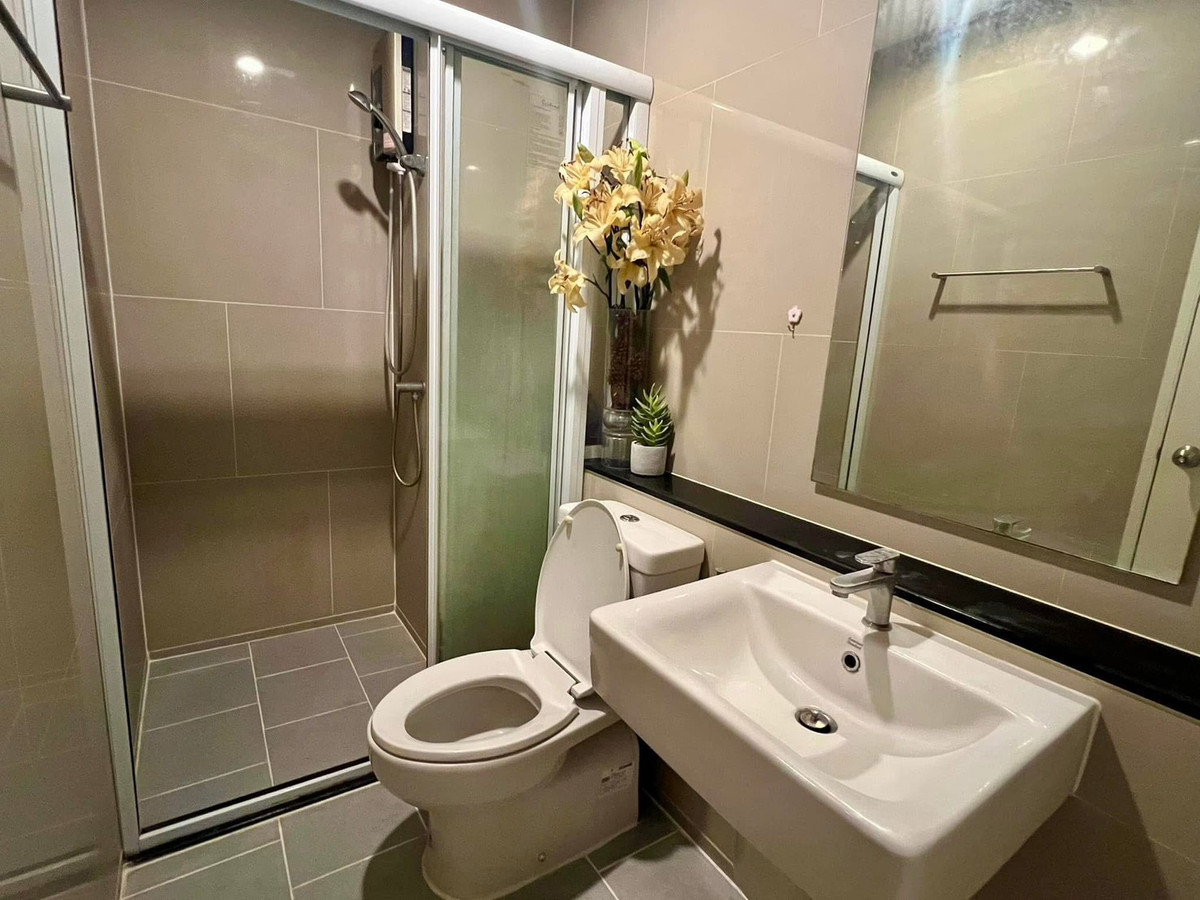 For RentCondoThaphra, Talat Phlu, Wutthakat : ⭐️ Aspire Sathorn - Ratchaphruek ⭐️ 2 bedrooms, 1 bathroom, 29th floor, corner room with electrical appliances and complete furniture.