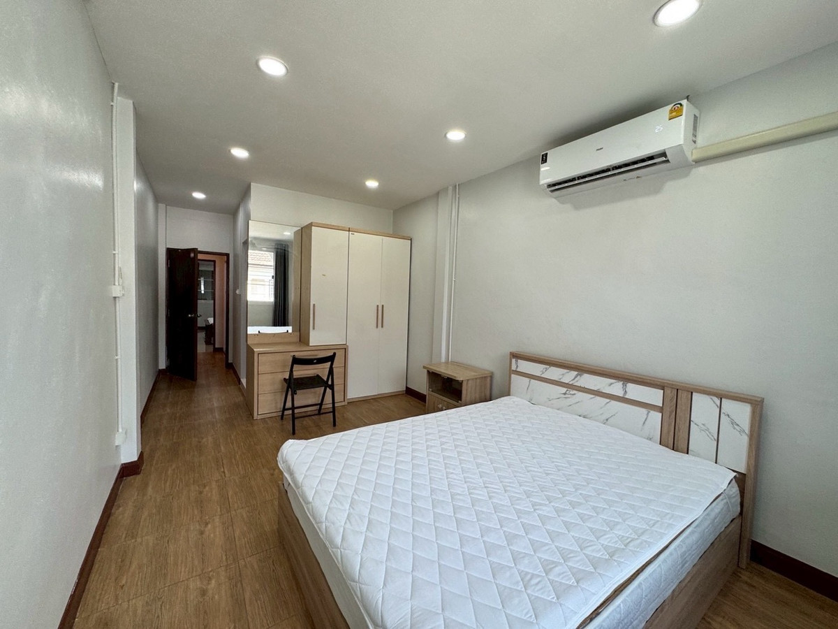 ให้เช่าบ้านรัชดา ห้วยขวาง : 🌟พร้อมอยู่ทาวน์โฮมอยู่เจริญ ห้วยขวาง 5 ห้องนอน  4ห้องน้ำ ประชาราษฎร์บำเพ็ญ🌟