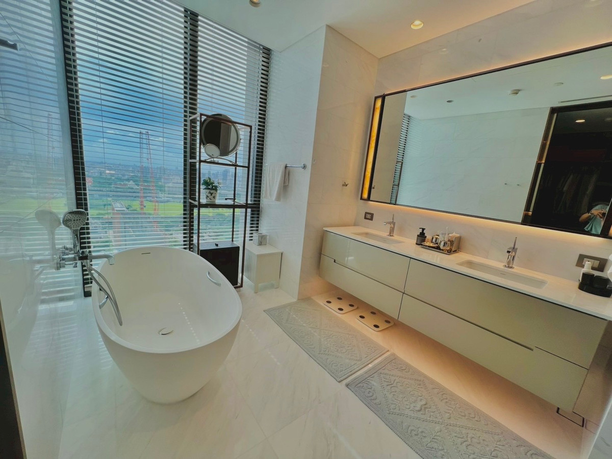 CondoWitthayu, Chidlom, Langsuan, Ploenchit : ✨For sale/rent luxury condo The Residences at Sindhorn Kempinski, 3 bedrooms, beautiful room, fully furnished, large balcony, Lumpini Park view, near BTS Ratchadamrim, Lumpini Park.