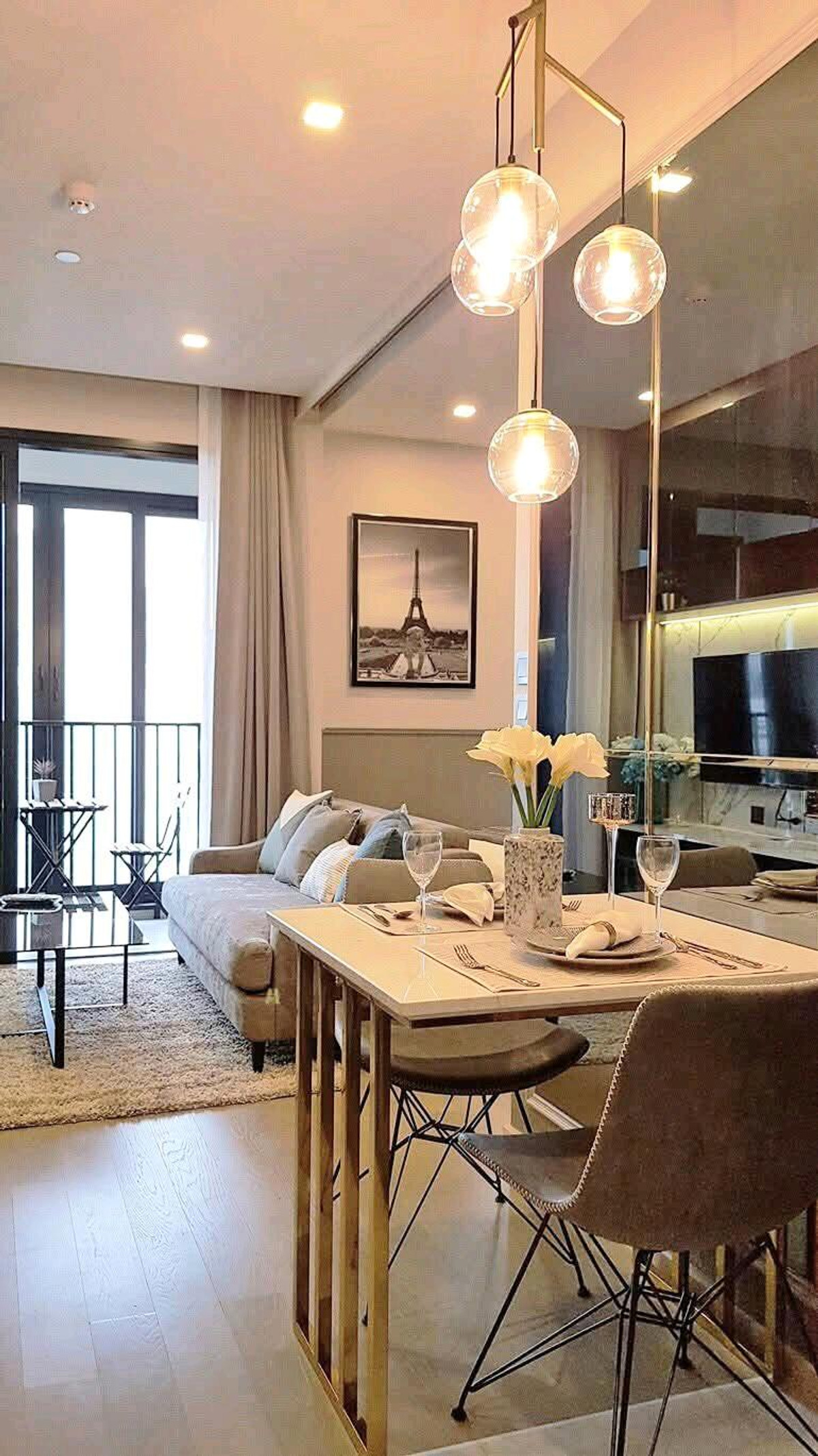 ให้เช่าคอนโดสุขุมวิท อโศก ทองหล่อ : For Rent : Ashton Asoke ,Located right next to MRT Sukhumwit, BTS Asoke station and Terminal 21.