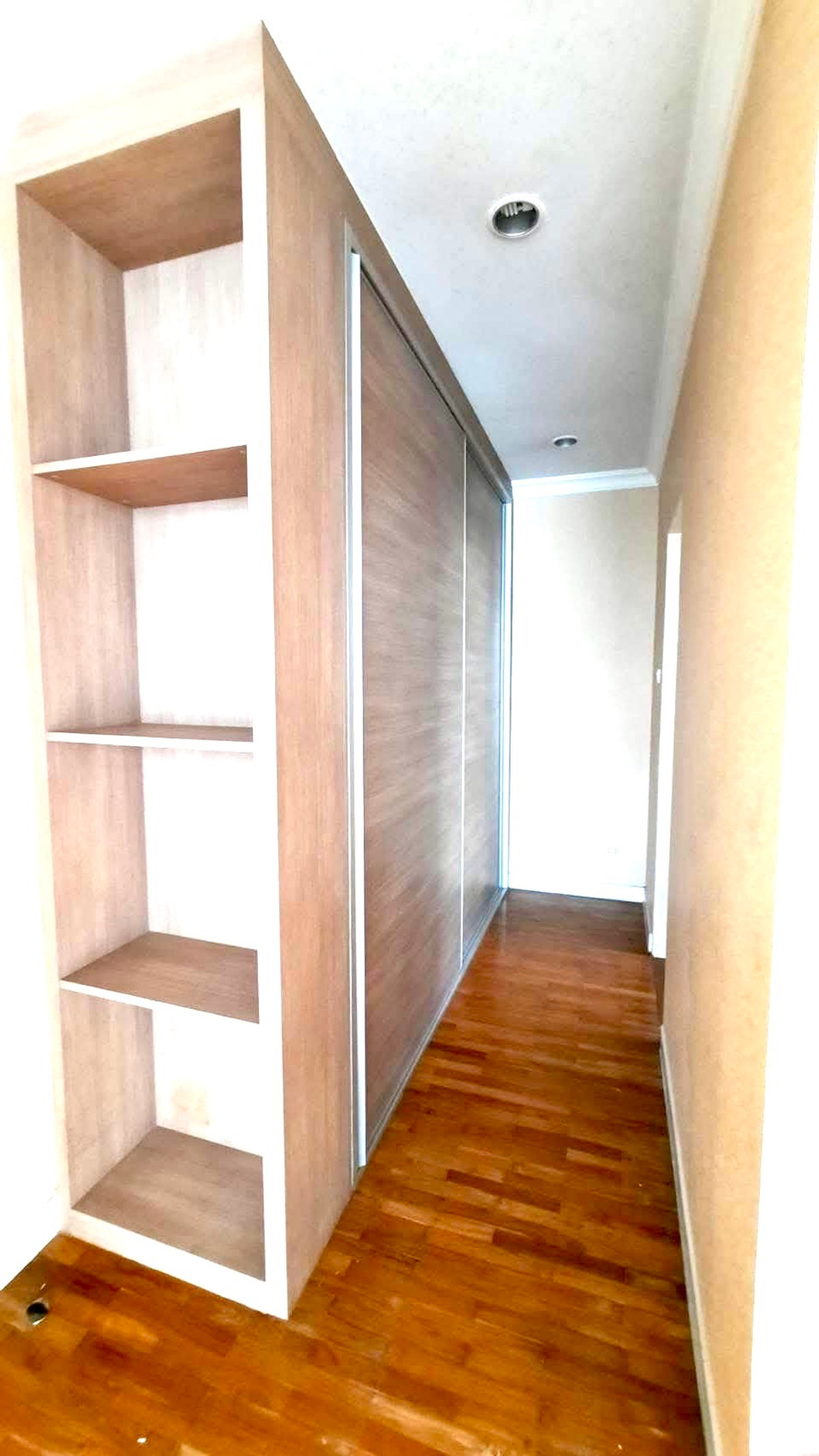 ขายคอนโดนานา : ขายคอนโด Bann Siri Sukhumvit 10  ราคา 6,750,000 บาท [NCs260205]