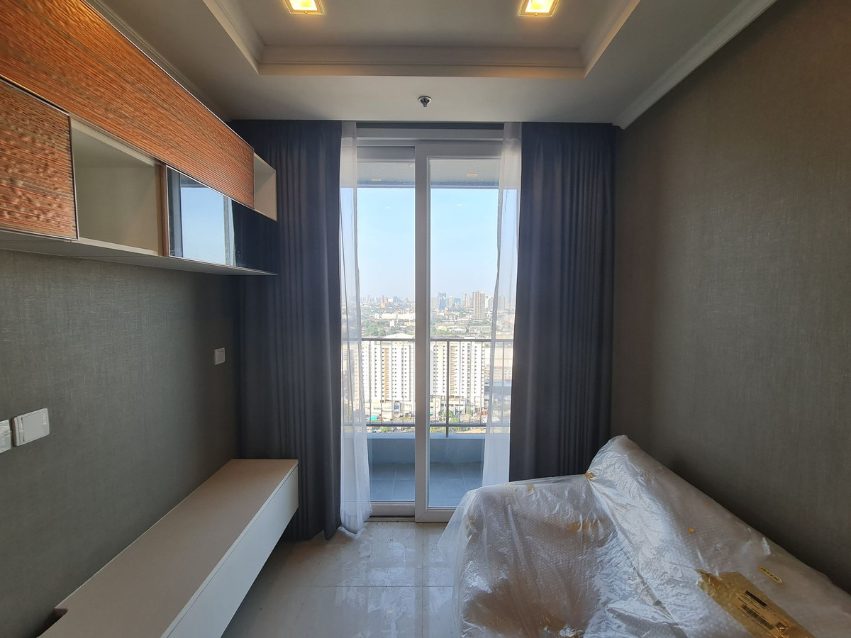For SaleCondoSamut Prakan,Samrong : Urgent Sale 📍 The Metropolis Samrong Interchange 📍 2 Bedrooms, Fully Furnished and Equipped with Appliances.