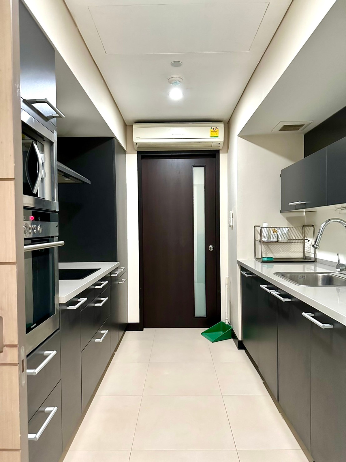 ขายคอนโดวิทยุ ชิดลม หลังสวน : The Park Chidlom: 2bed 2.5bath + maid 145sqm 41,900,000 Am: 0656199198