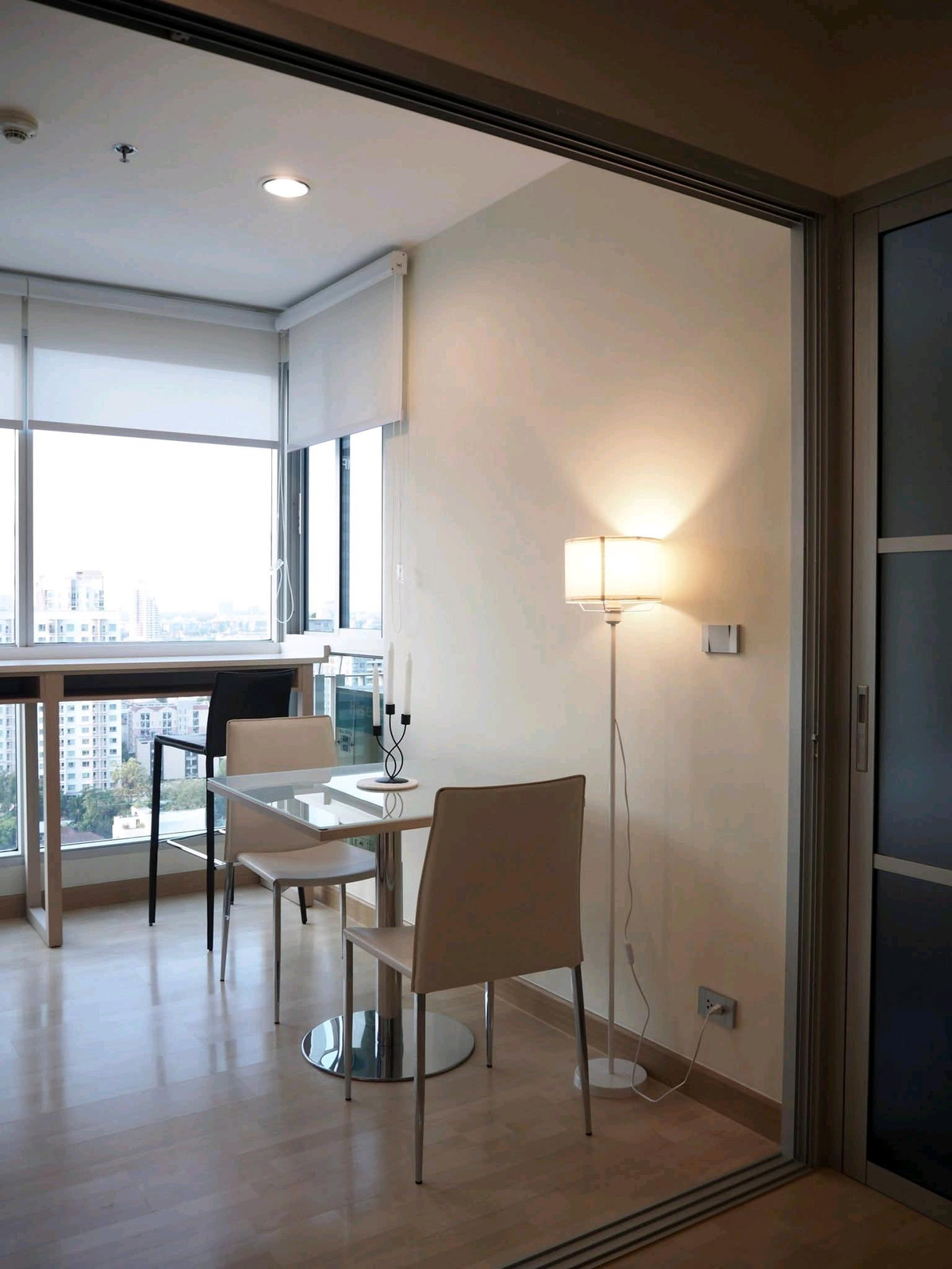 For RentCondoRatchadapisek, Huaikwang, Suttisan : Condo for rent, Rhythm Ratchada, next to MRT Ratchada.
