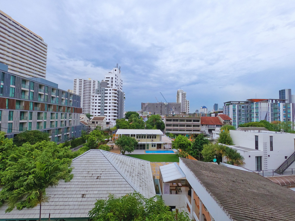 For RentCondoSukhumvit, Asoke, Thonglor : 💎 Hidden Gem in Sukhumvit 49! Spacious Unit for only 20k!