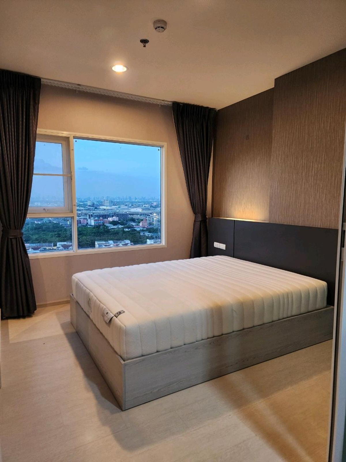 ให้เช่าคอนโด : ให้เช่า คอนโด แอสปาย เอราวัณ ติดบีทีเอส ใกล้ทางด่วน ห้องว่าง! พร้อมย้ายเข้า! 