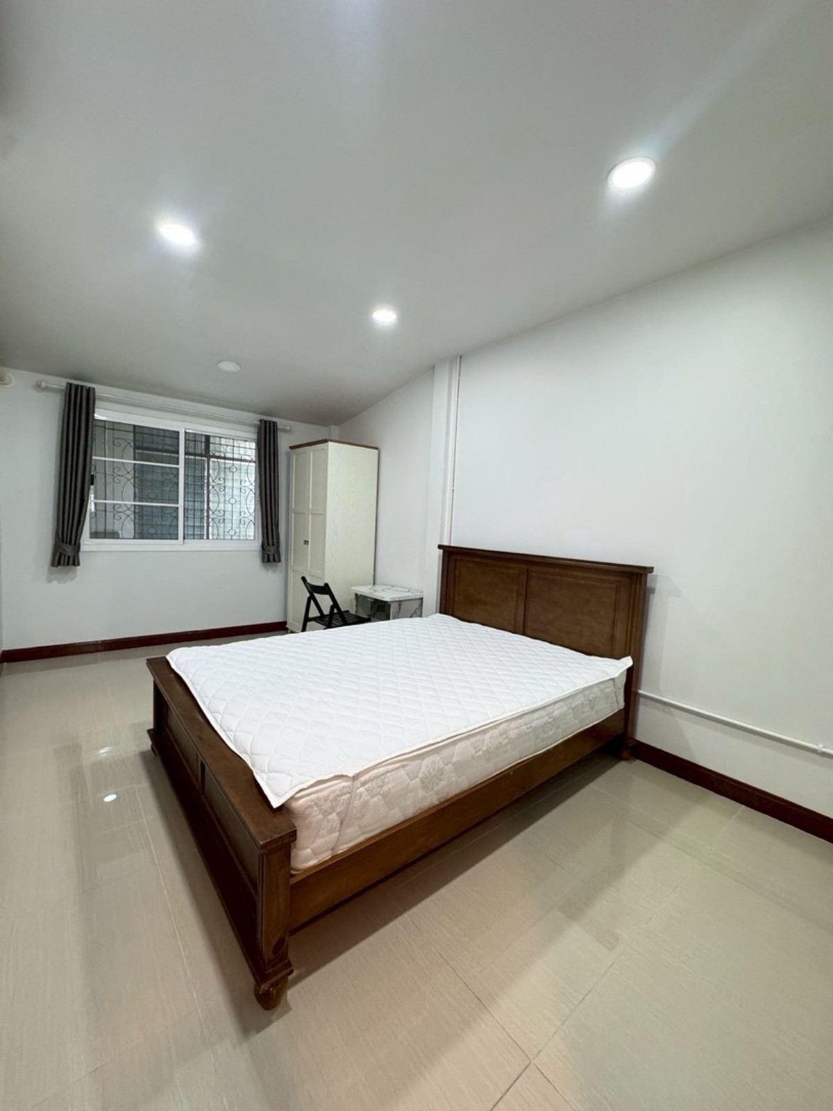 ให้เช่าบ้านรัชดา ห้วยขวาง : 🌟พร้อมอยู่ทาวน์โฮมอยู่เจริญ ห้วยขวาง 5 ห้องนอน  4ห้องน้ำ ประชาราษฎร์บำเพ็ญ🌟