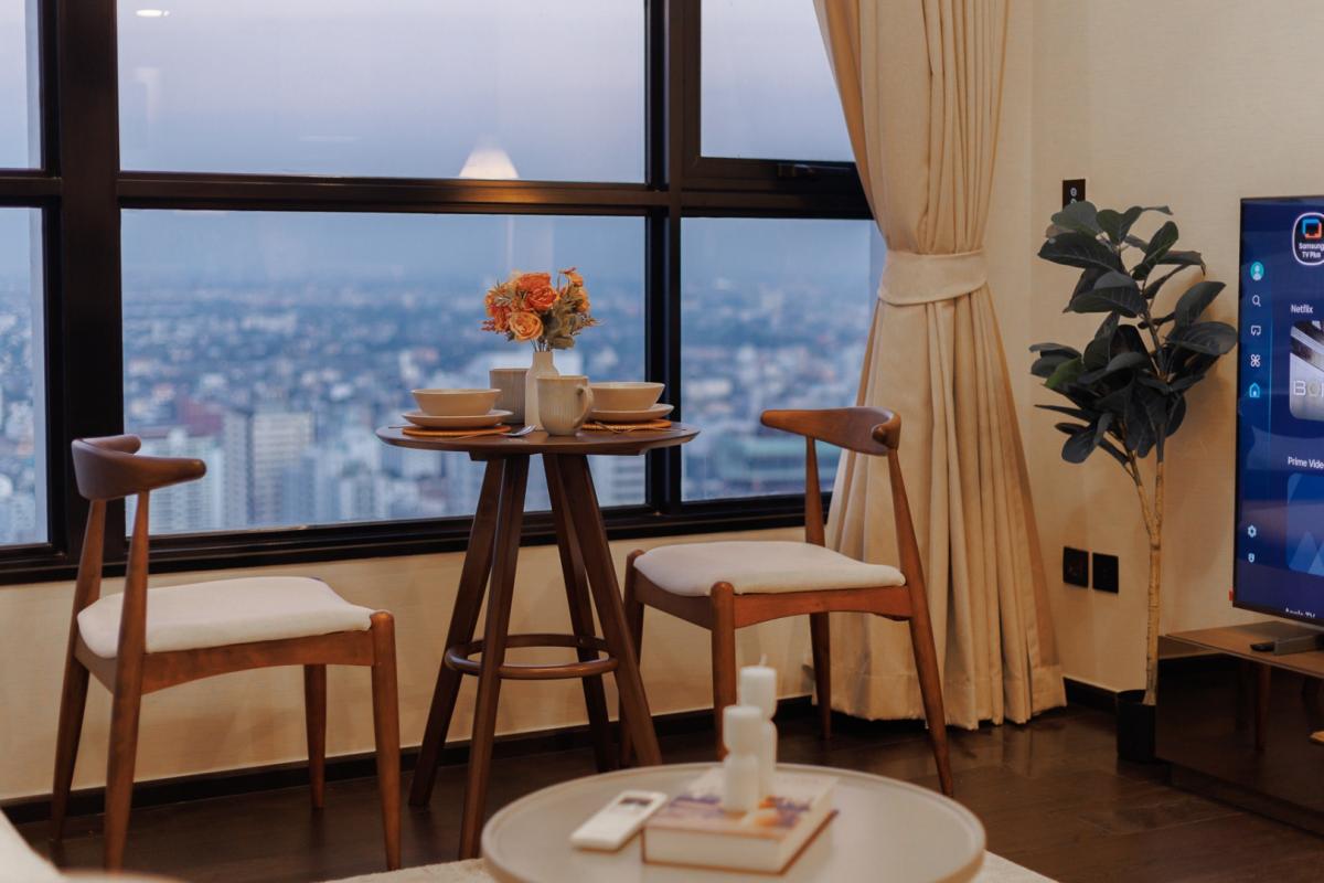 For RentCondoSukhumvit, Asoke, Thonglor : 🔥For Rent Now🔥 Park Origin Thonglor, 2 Bedrooms, Beautifully Decorated, High Ceilings, Stunning View, Fully Furnished, Ready to Move In.