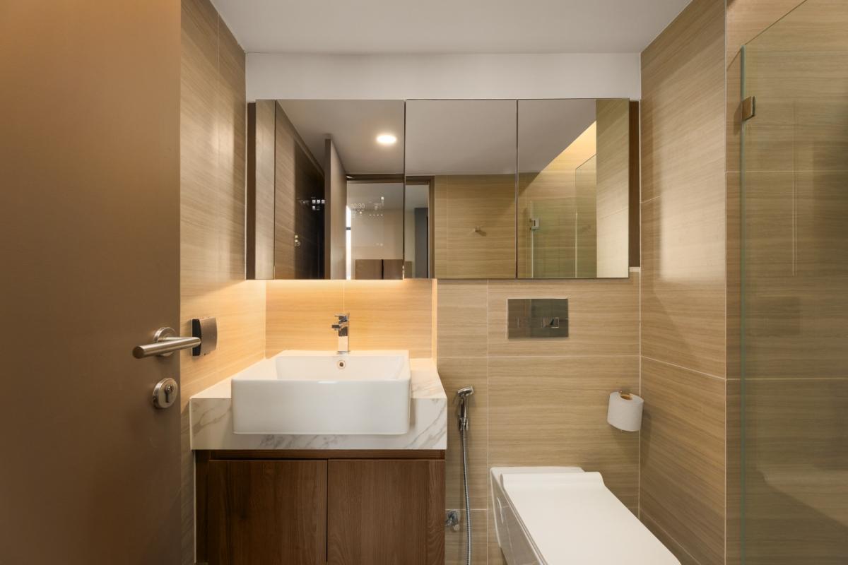 For RentCondoSukhumvit, Asoke, Thonglor : 🔥For Rent Now🔥 Park Origin Thonglor, 2 Bedrooms, Beautifully Decorated, High Ceilings, Stunning View, Fully Furnished, Ready to Move In.