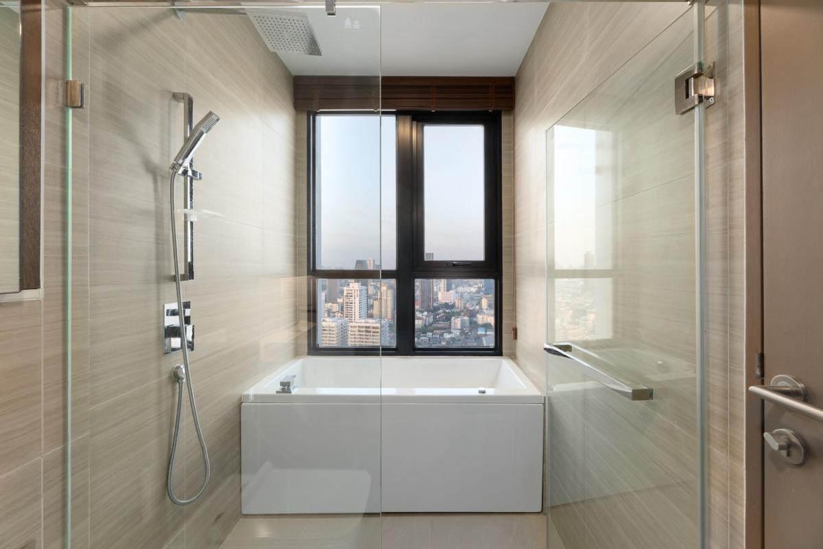 For RentCondoSukhumvit, Asoke, Thonglor : 🔥For Rent Now🔥 Park Origin Thonglor, 2 Bedrooms, Beautifully Decorated, High Ceilings, Stunning View, Fully Furnished, Ready to Move In.