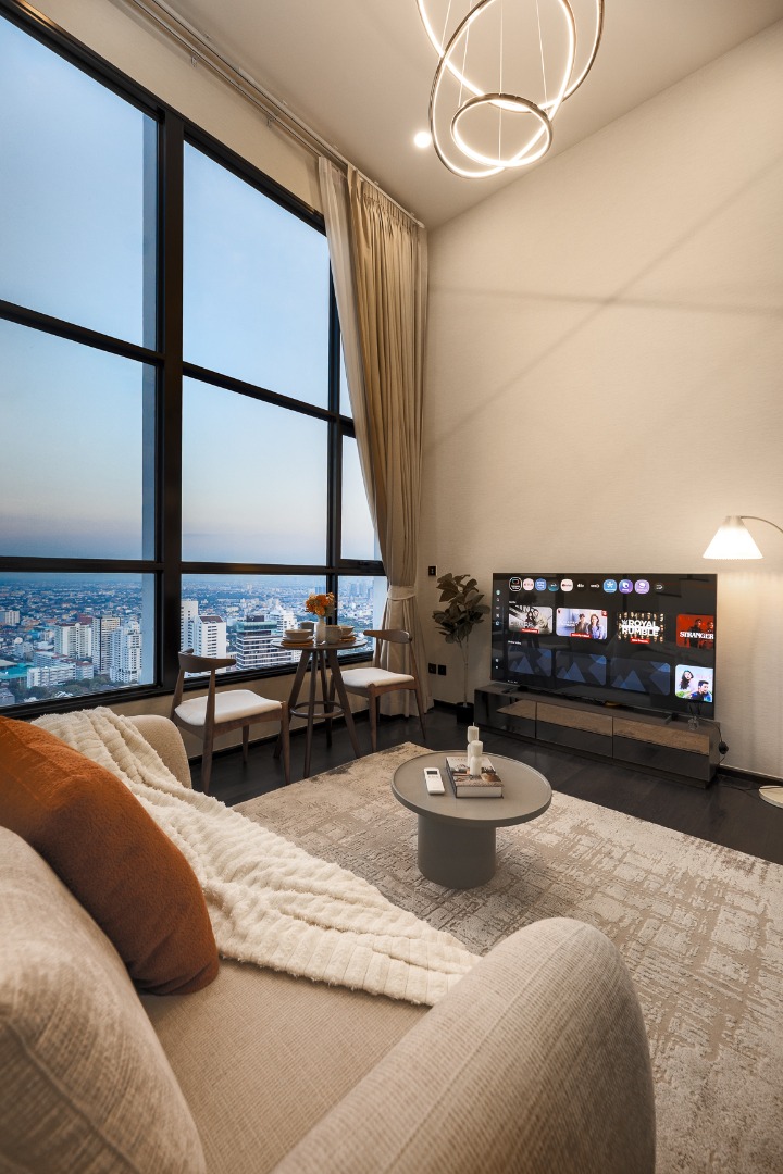 For RentCondoSukhumvit, Asoke, Thonglor : 🔥For Rent Now🔥 Park Origin Thonglor, 2 Bedrooms, Beautifully Decorated, High Ceilings, Stunning View, Fully Furnished, Ready to Move In.