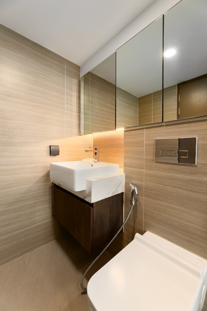 For RentCondoSukhumvit, Asoke, Thonglor : 🔥For Rent Now🔥 Park Origin Thonglor, 2 Bedrooms, Beautifully Decorated, High Ceilings, Stunning View, Fully Furnished, Ready to Move In.