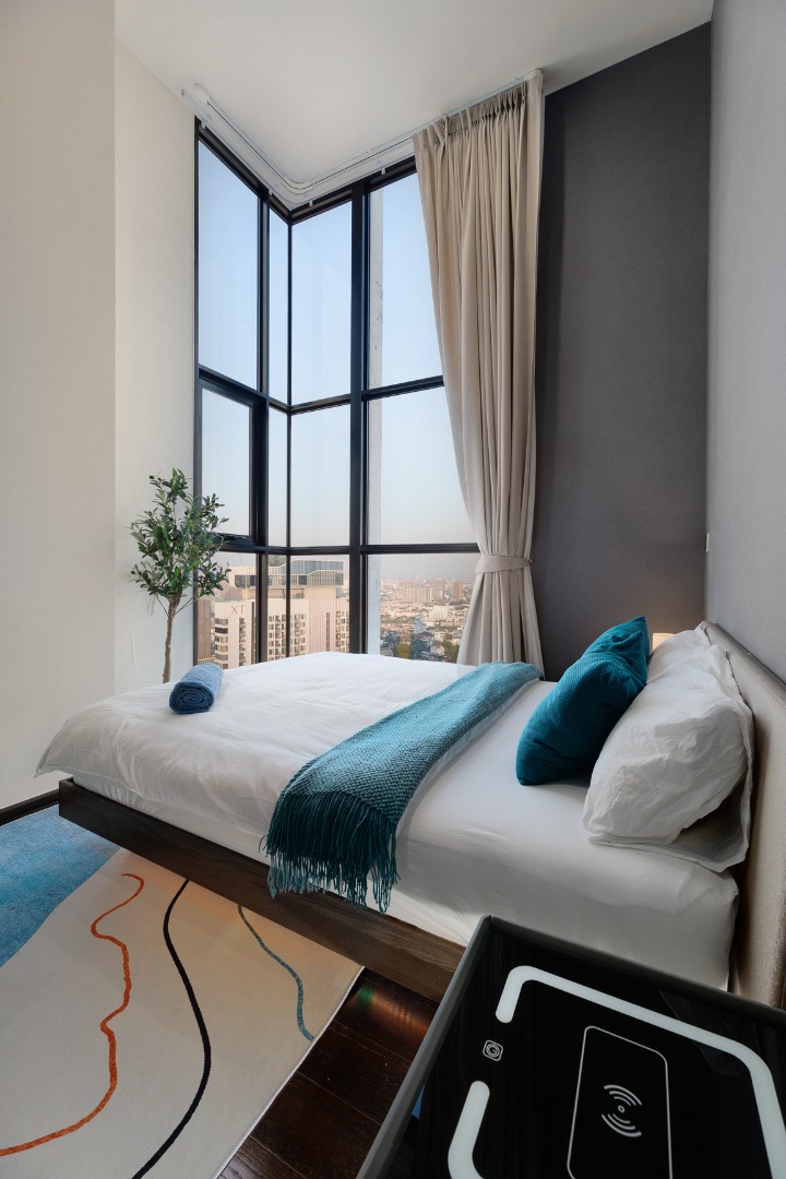 For RentCondoSukhumvit, Asoke, Thonglor : 🔥For Rent Now🔥 Park Origin Thonglor, 2 Bedrooms, Beautifully Decorated, High Ceilings, Stunning View, Fully Furnished, Ready to Move In.