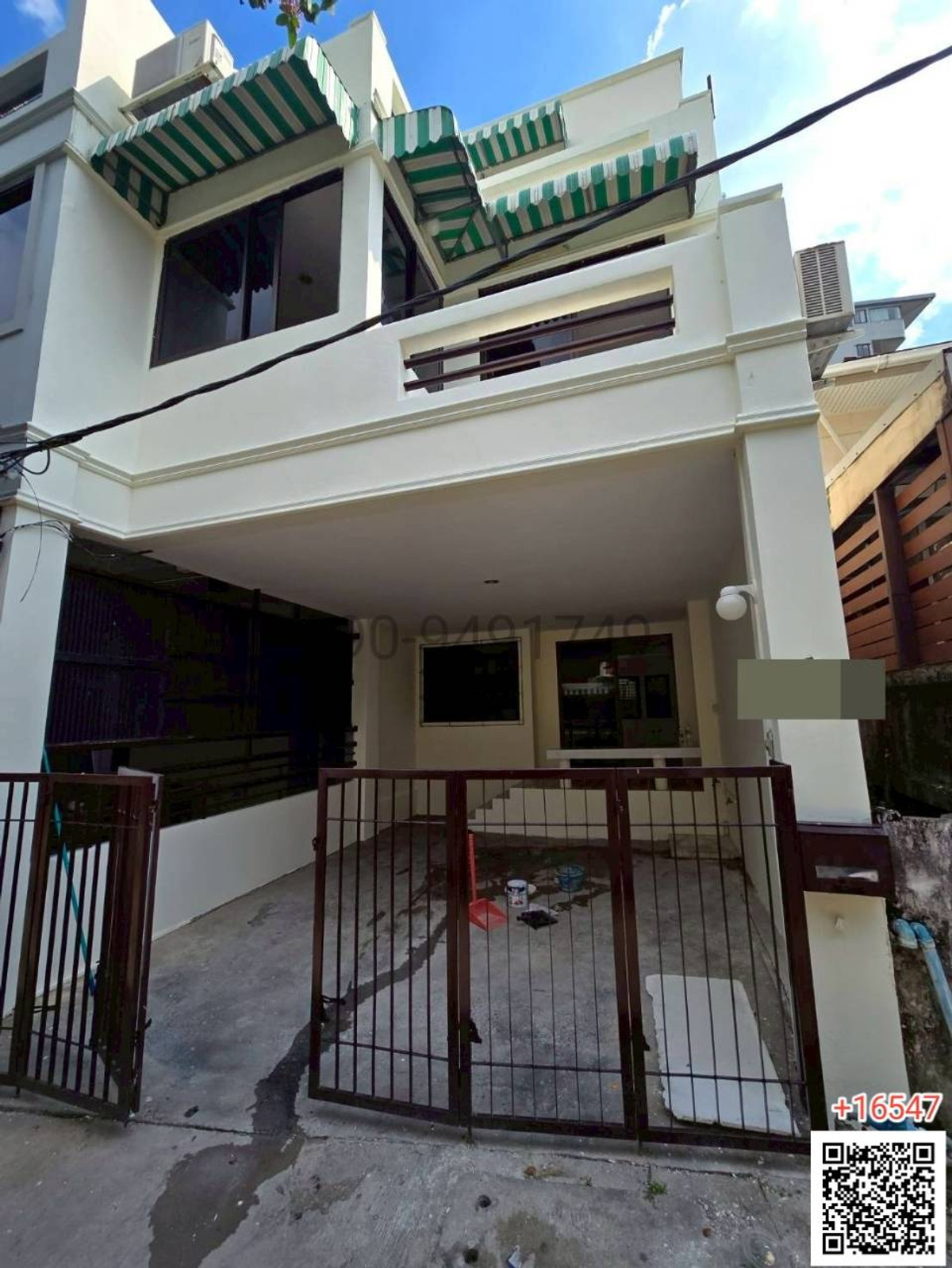 For RentPhutthamonthon, Salaya : For rent, 3-story semi-detached house, Soi Sukhumvit 65, near BTS Phra Khanong.
