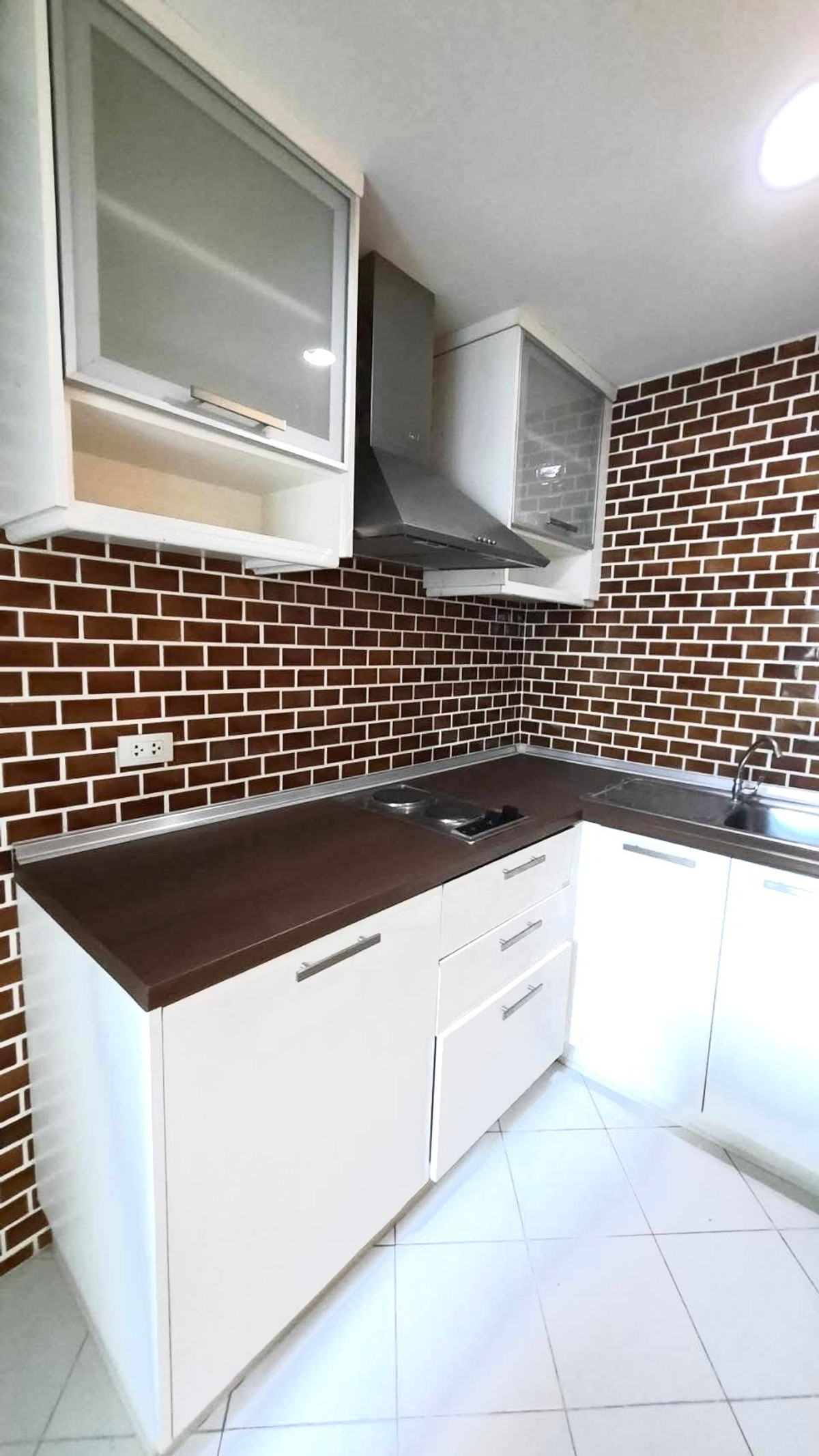 ขายคอนโดนานา : ขายคอนโด Bann Siri Sukhumvit 10  ราคา 6,750,000 บาท [NCs260205]