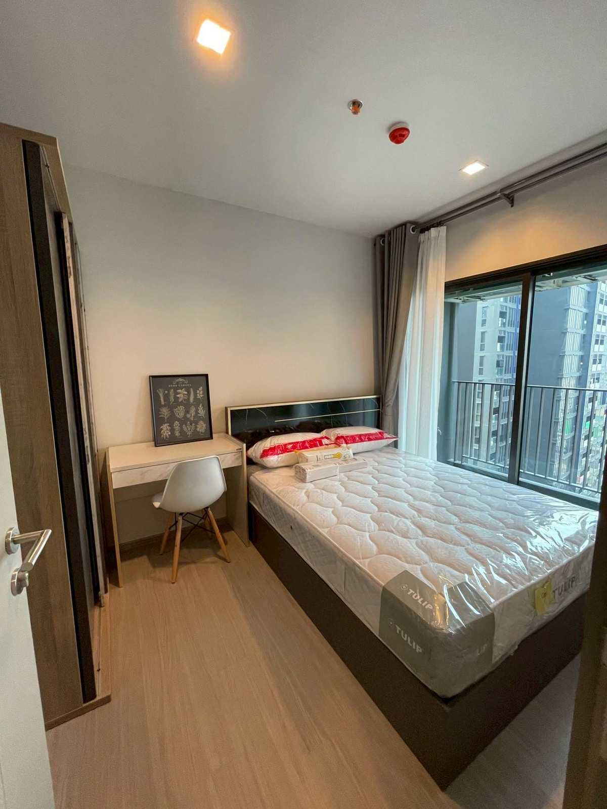 For RentCondoRama9, Petchburi, RCA : 🩵🐳 Life Asoke Rama9 🐳🩵 1 Bed 1 Bath, Rental 22,000 Baht