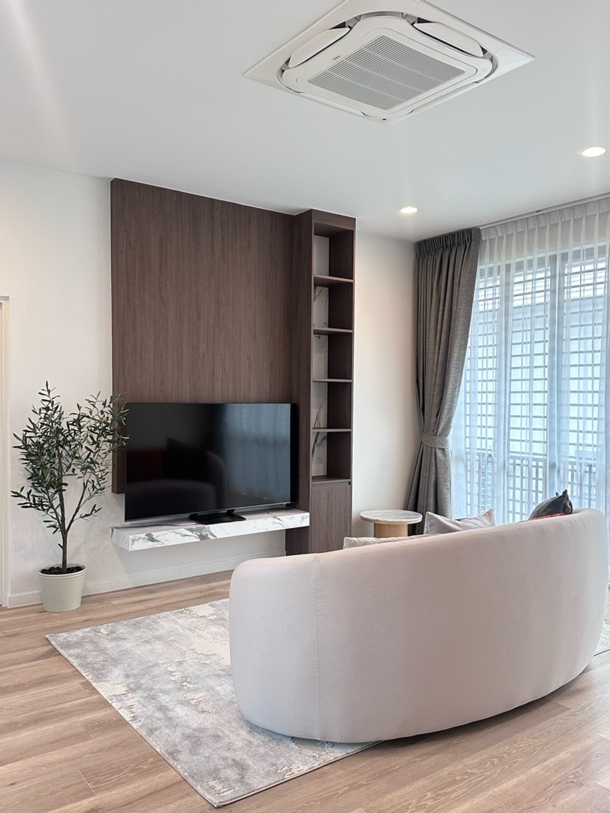 ให้เช่าบ้านพัฒนาการ ศรีนครินทร์ : ให้เช่าบ้าน 4 ห้องนอน หลังมุม ขนาด 300 ตรม ราคา 170,000 บาท สนใจนัดชม 0808144488