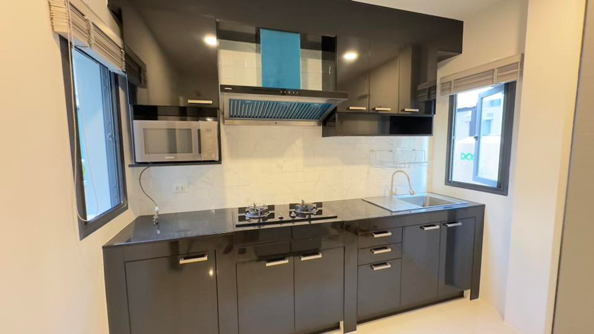 ให้เช่าบ้านบางนา แบริ่ง ลาซาล : เซนโทร บางนา / 4 ห้องนอน (เช่า), Centro Bangna / 4 Bedrooms (FOR RENT) YOK070