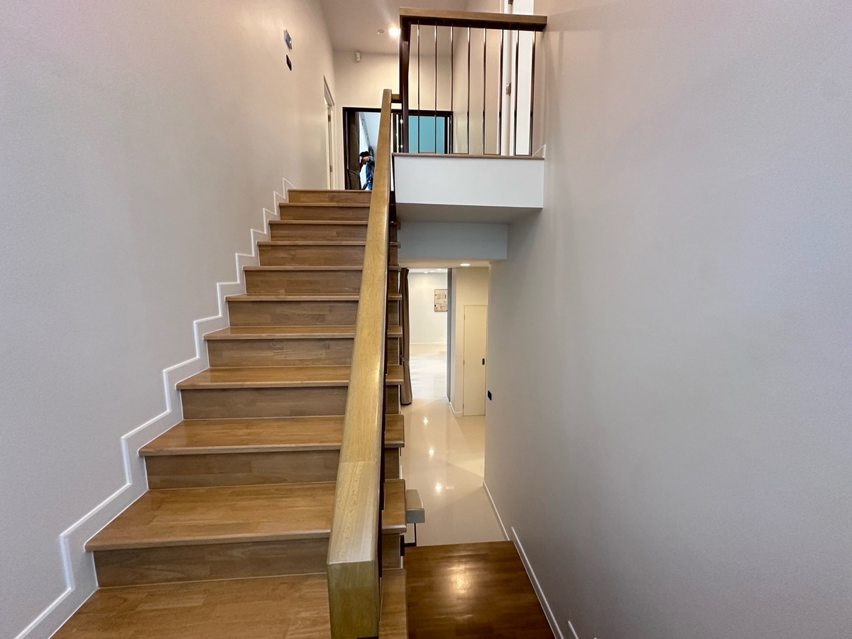 ให้เช่าบ้านพัฒนาการ ศรีนครินทร์ : ให้เช่าบ้าน 4 ห้องนอน หลังมุม ขนาด 300 ตรม ราคา 170,000 บาท สนใจนัดชม 0808144488