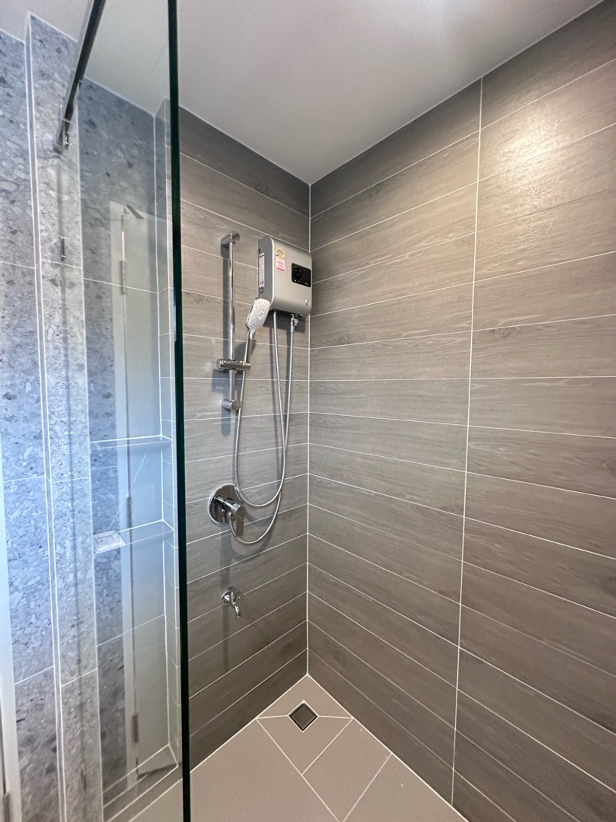 ให้เช่าบ้านพัฒนาการ ศรีนครินทร์ : ให้เช่าบ้าน 4 ห้องนอน หลังมุม ขนาด 300 ตรม ราคา 170,000 บาท สนใจนัดชม 0808144488