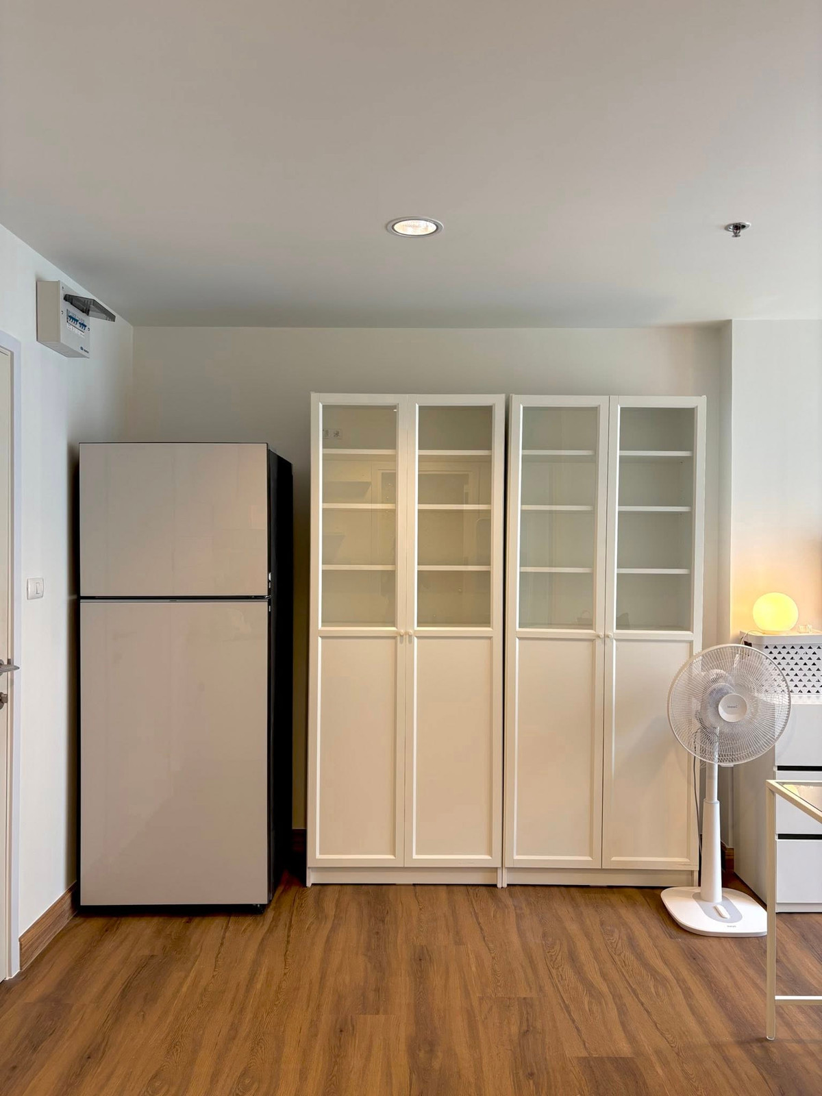 For RentCondoSamut Prakan,Samrong : For rent 📍 The Trust Condo @BTS Erawan 📍 Fully furnished with appliances. Near BTS Erawan.